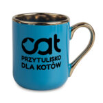 Kubek do sublimacji 330 ml – biały ze złotym uchem i rantem. Elegancki kubek ceramiczny z dużą powierzchnią nadruku, idealny na prezent i dla firm.